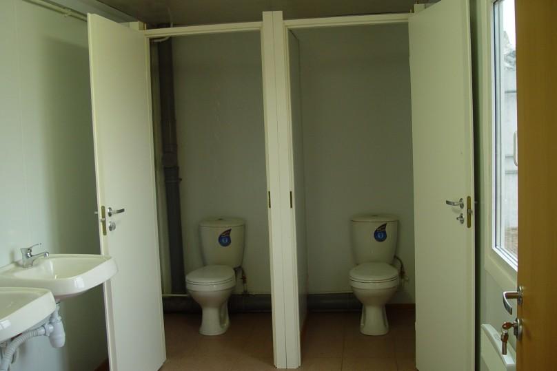 Туалеты на первом этаже